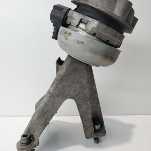 Soporte con taco motor lado izquierdo AUDI A8 S8 W12 2005