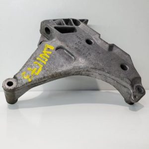 Soporte motor lado distribución Volkswagen Passat 2009