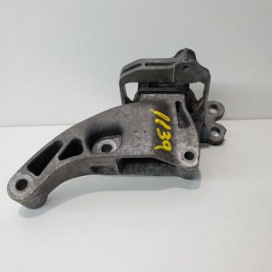 Taco motor lado distribución Renault Trafic 3 año 2022 