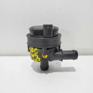 Bomba de agua auxiliar Mercedes Clase A 2018 1.6 Gasolina Turbo 122 CV